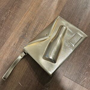 8 Oak Lane Gold Champagne Clutch